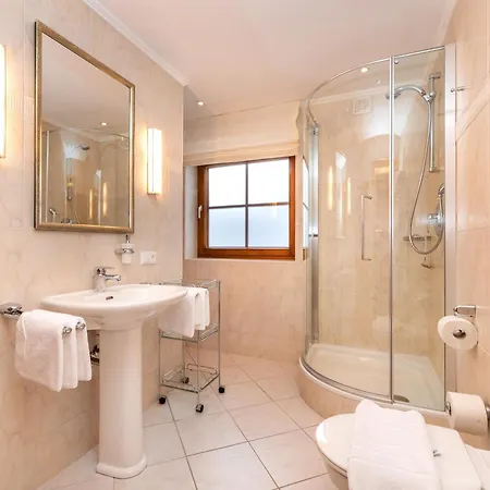 Simone Incl Joker Card By In One * Saalbach-Hinterglemm