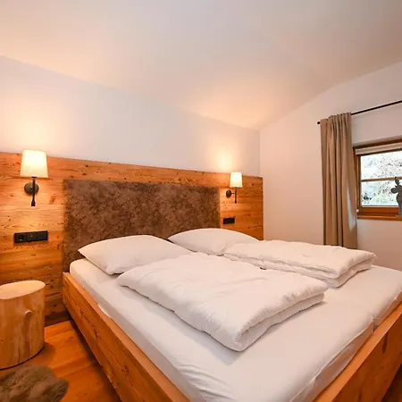 Simone Incl Joker Card By In One Apartament *