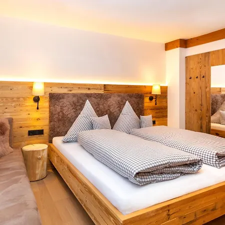 Simone Incl Joker Card By In One Appartement *