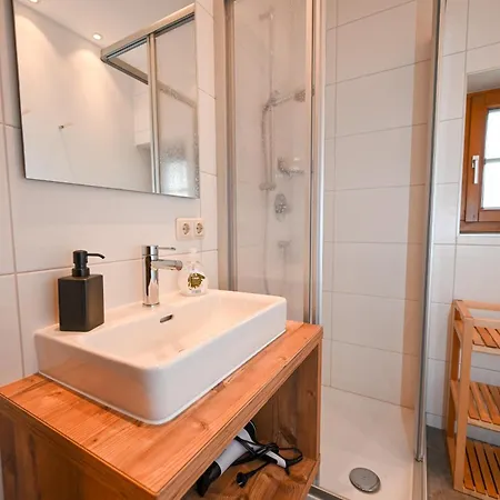 Simone Incl Joker Card By In One Appartement