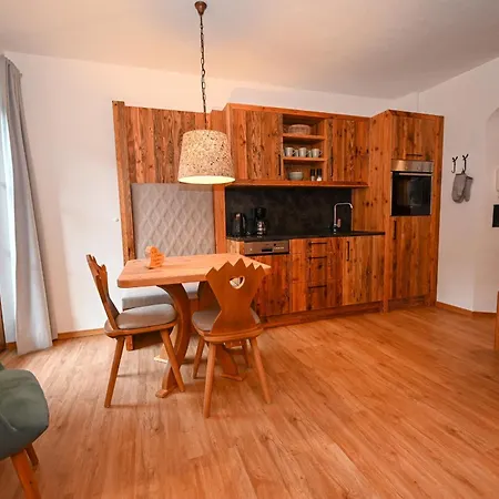 Simone Incl Joker Card By In One Appartement *