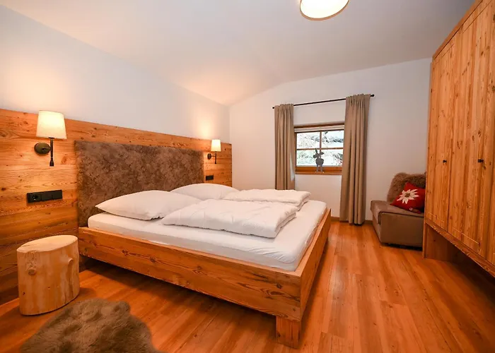 Simone Incl Joker Card By In One * Saalbach-Hinterglemm