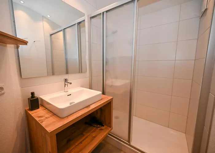 Simone Incl Joker Card By In One *